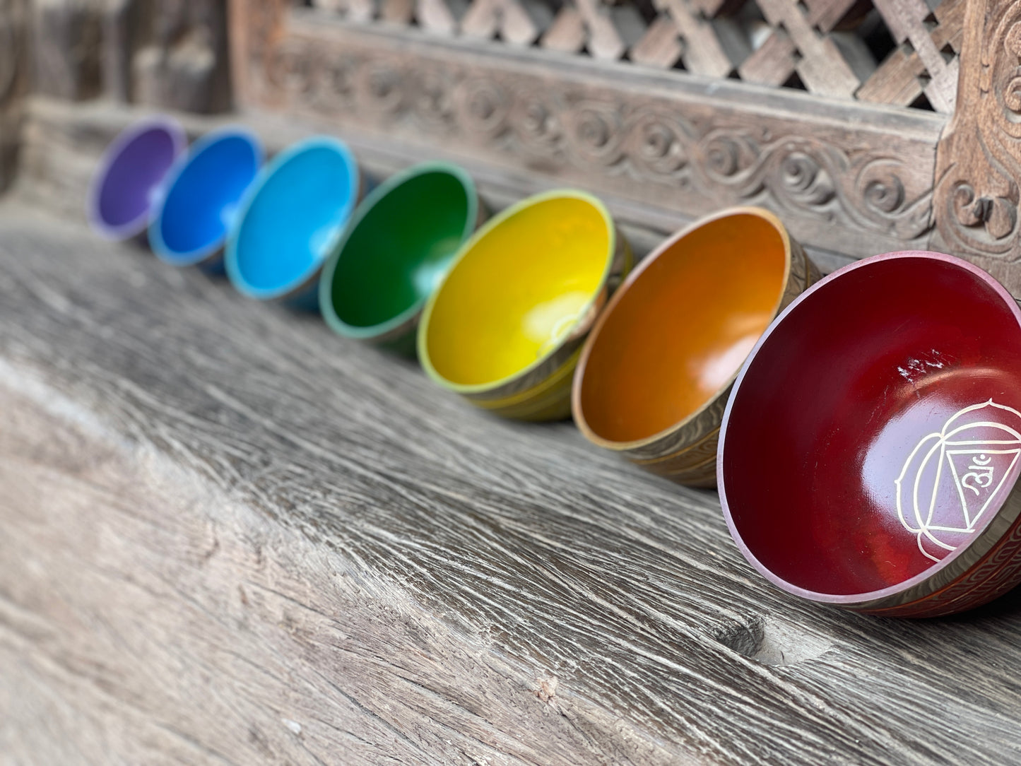 Seven Color Chakra Tibetan Singing Bowls Set - 7 pieces healing set - Great use for Meditation, Sound Healing, Therapy & Mindfulness